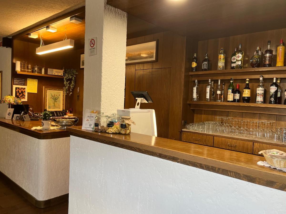 Hotel Alle Tre Baite サンタ・カテリーナ・ヴァルフルヴァ エクステリア 写真