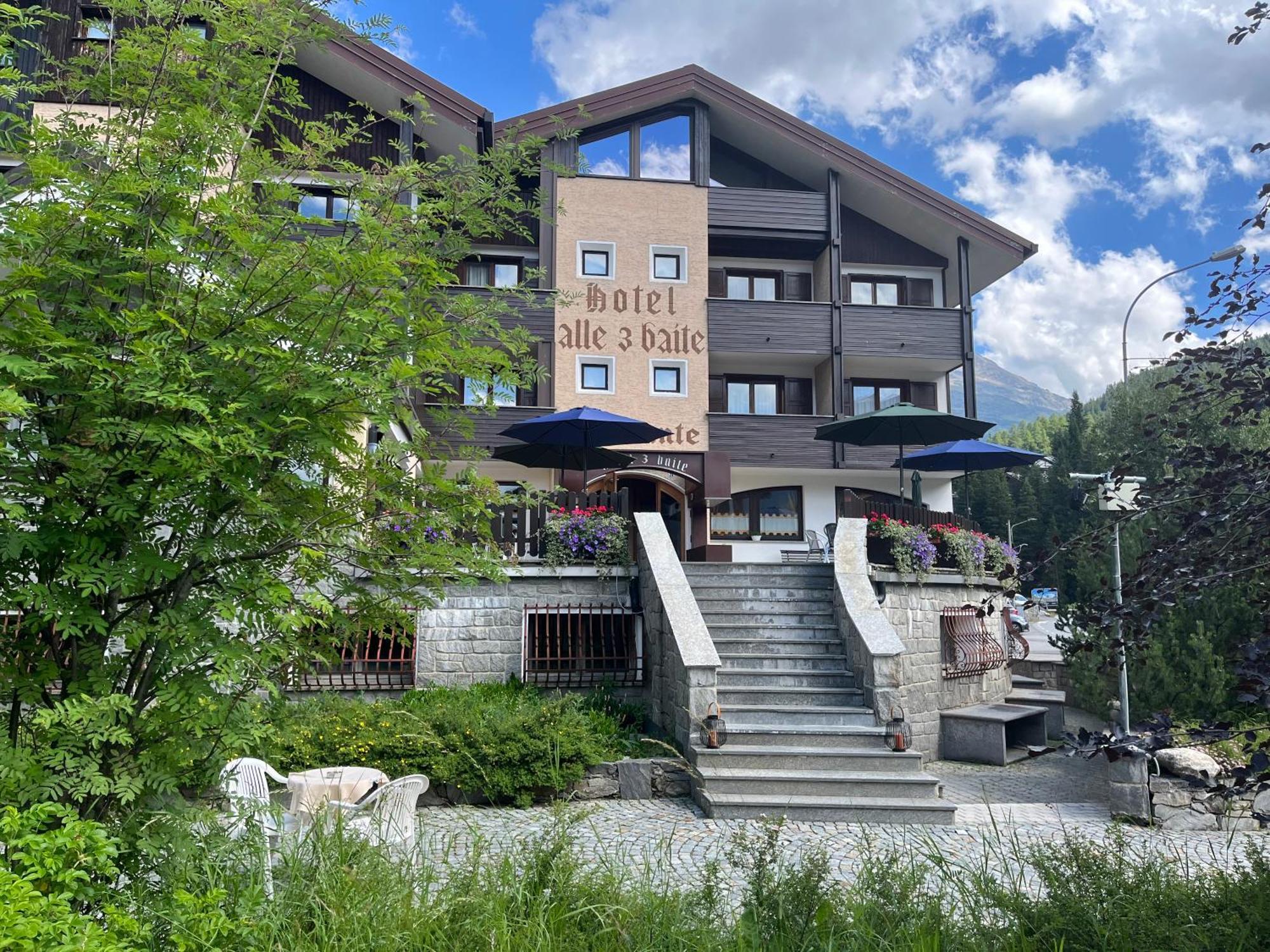 Hotel Alle Tre Baite サンタ・カテリーナ・ヴァルフルヴァ エクステリア 写真